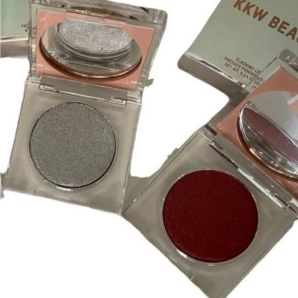 Kkw BEAUTY 2 pc compact Bundle Flashing Lights Mineral Pigments NIB Flashy Sold - Picture 3 of 8